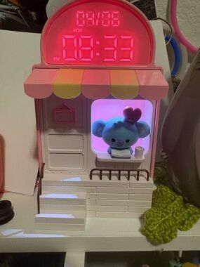 Pink Koya Cafe Clock